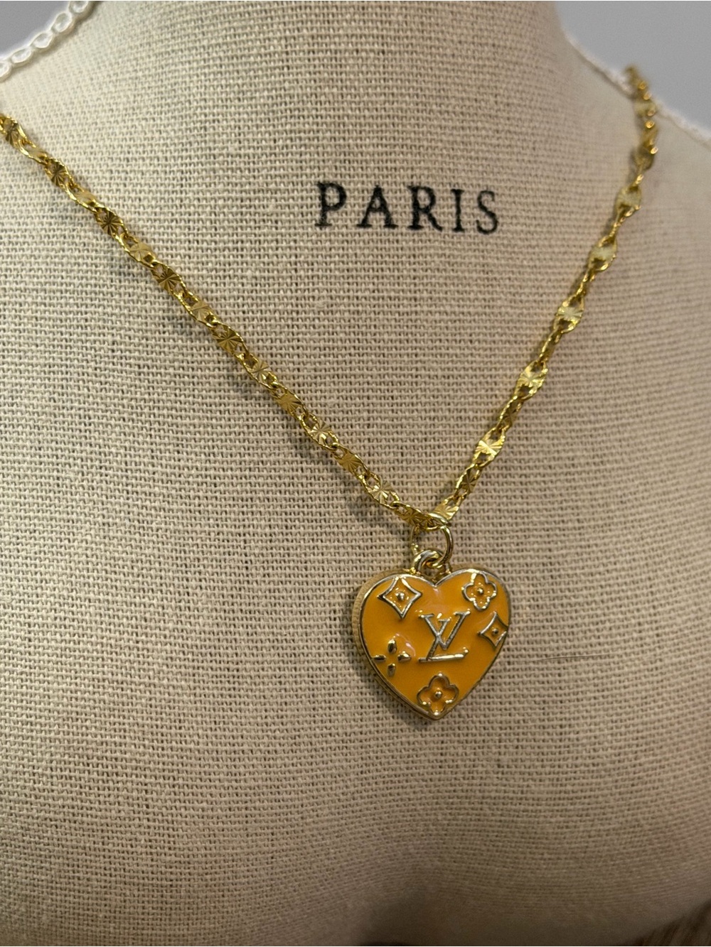LV Gold Heart Pendant Necklace - Gold - Picture 5 of 10